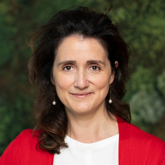 67b7beb6-617b-42f2-9e5c-6dafd01ea873-headshot-JelenaStamenkovavanRumpt_1sqweb-a63e94