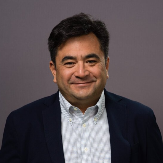 Speaker photo Hector Gomez Ang-2